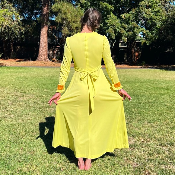 1970s Buttercup Poly & Velveteen Maxi Dress - Picture 5 of 8